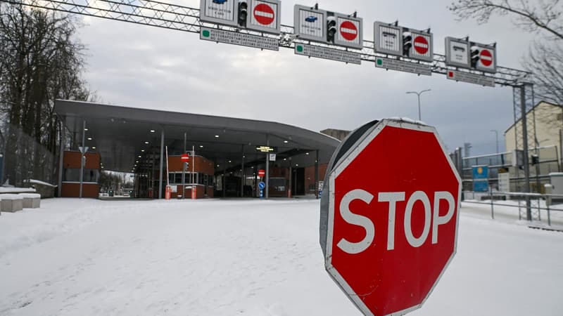 Des barbelés, des obstacles anti-char et des militaires sur le qui-vive: pourquoi l'Estonie a soudain peur que Moscou mette un pied dans l'Otan en prenant la petite ville de Narva