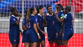 Les Bleues célèbrent un but en Ligue des nations contre la Suisse, le 30 mai 2025 