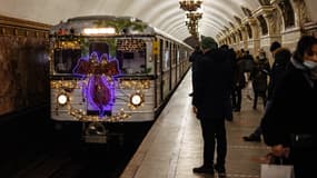 Le métro de Moscou décoré pour Noël, le 25 décembre 2020