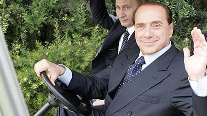 Silvio Berlusconi et Vladimir Poutine à la Villa Certosa, en 2008