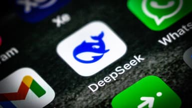 L'application Deepseek sur un smartphone.