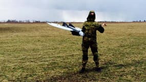 Athlon Avia, une entreprise ukrainienne, fournit à l'armée des drones de renseignement capable de guider des tirs d'artillerie