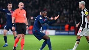 La frustration d'Ousmane Dembélé lors de PSG-Newcastle (1-1, Ligue des champions), le 28 novembre 2023