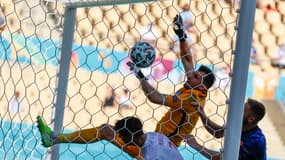Martin Dubravka sur son csc lors de Slovaquie-Espagne
