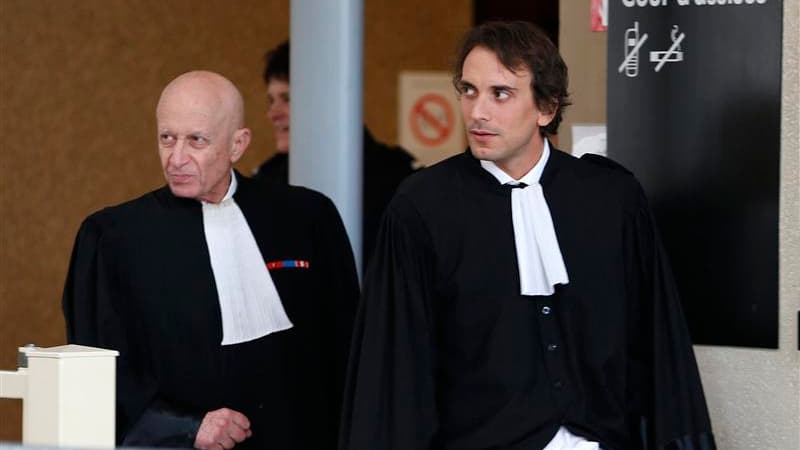 Maîtres Philippe Ohayon (à droite), avocat de Dieter Krombach, et Laurent de Caunes (à gauche), avocat d'André Bamberski, le père de la victime. Le procès en appel du médecin allemand Dieter Krombach, condamné en première instance à Paris à 15 ans de récl