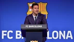 Lionel Messi, en larme, lors de ses adieux au Barça.