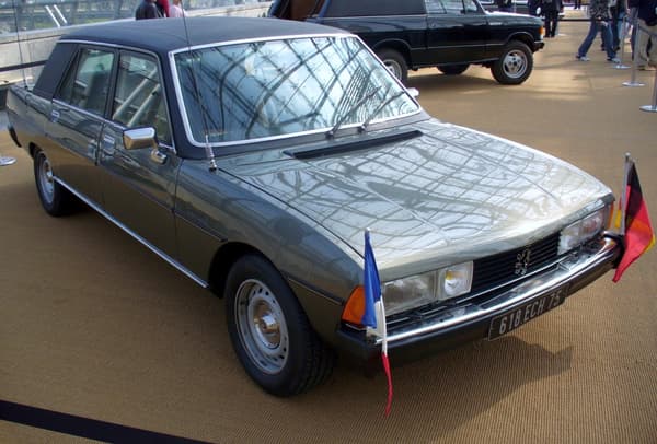 La Peugeot 604 Limousine