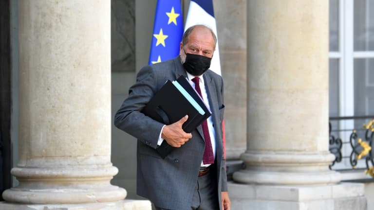 Le garde des Sceaux Eric Dupond-Moretti à la sortie de l'Elysée, le 25 août 2021 à Paris