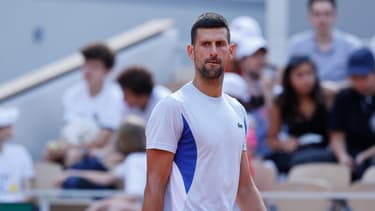 Novak Djokovic à l'entraînement à Roland-Garros, le 25 mai 2024.