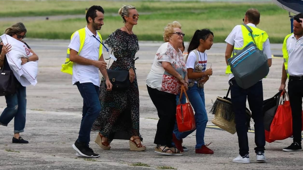 Laeticia Hallyday et ses filles à Saint-Barthélemy