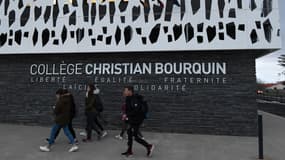 Des élèves arrivent au collège Christian-Bourquin, le 15 décembre 2017 à Millas, dans les Pyrénées-Orientales. 
