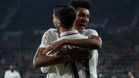 Alvaro Rodriguez saute dans les bras d'Asensio