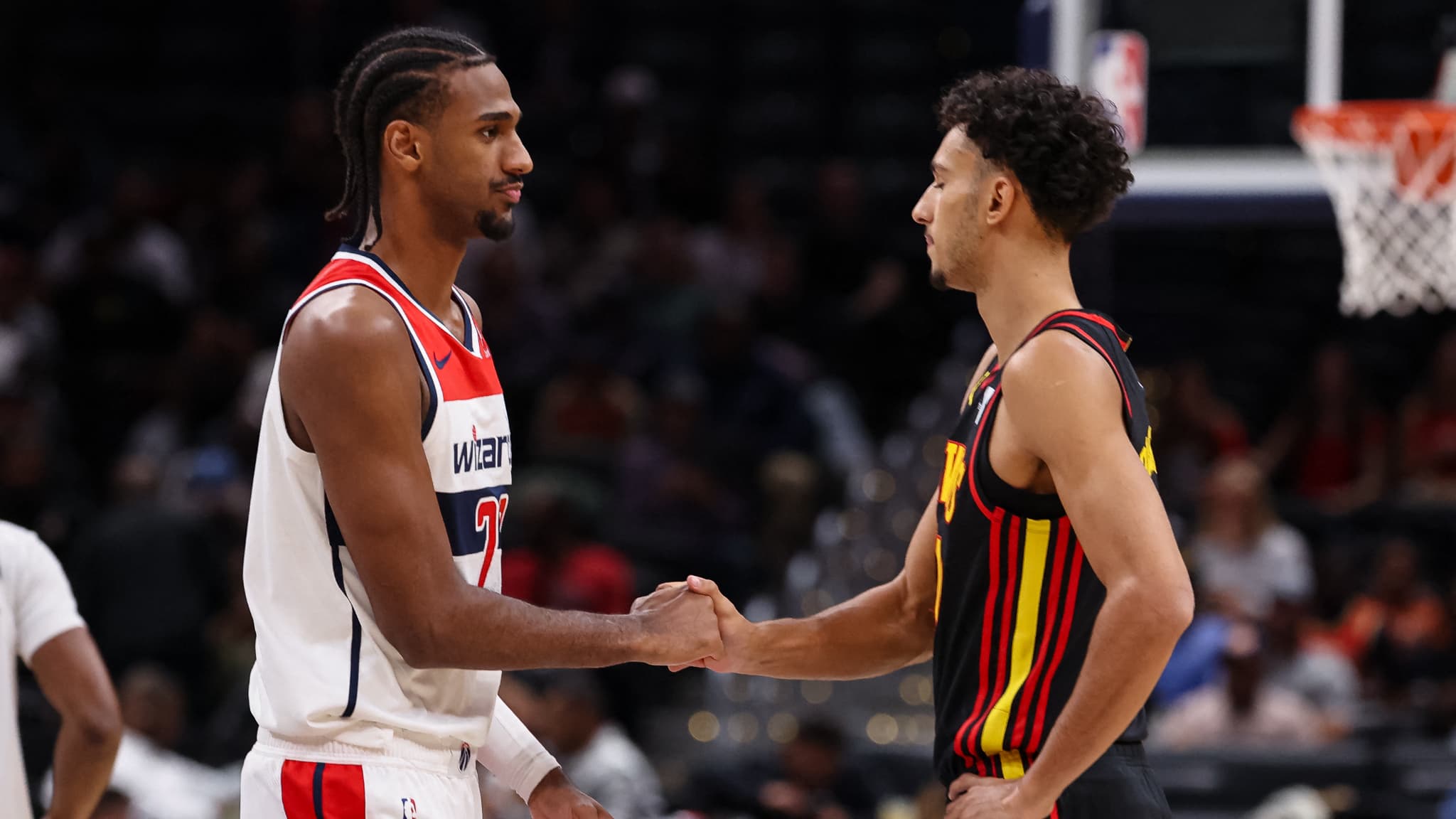 https://images.bfmtv.com/NnBeDmOLVMrRRrTTHbzM7Y19CCQ=/0x62:2048x1214/images/Alexandre-Sarr-et-Zaccharie-Risacher-lors-du-match-NBA-entre-les-Washington-Wizards-et-les-Atlanta-Hawks-le-30-10-2024-2058307.jpg