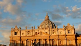 Une Roumaine de 36 ans sans domicile fixe a accouché d'une petite fille dans la nuit de mardi à mercredi juste derrière la basilique Saint-Pierre à Rome, a rapporté Federico Lombardi, le porte-parole du Vatican, qui lui a proposé un hébergement - Mercredi 20 janvier 2016