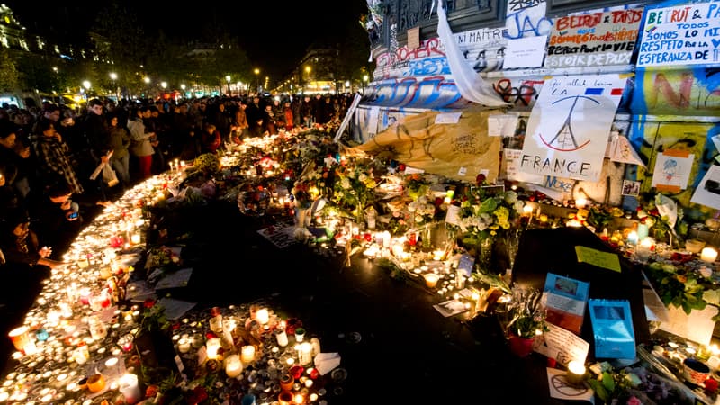 Hommage aux victimes des attentats du 13-Novembre à Paris, le 15 novembre 2015.