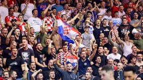 Des supporteurs croates à Zadar pour le match de qualification de l'Euro de basket entre la Croatie et la France, 21 février 2025