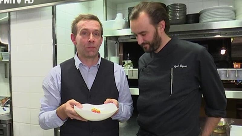 Philippe Toinard et Cyril Lignac présentent la Saint-Jacques rôties à l'huile d'olive, crème à la fève tonka, condiment carotte et clémentine.