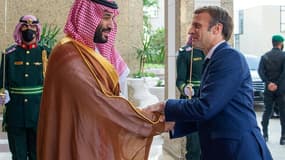 Le prince héritier saoudien Mohammed ben Salmane et le président français Emmanuel Macron à Jeddah (Arabie saoudite) le 4 décembre 2021