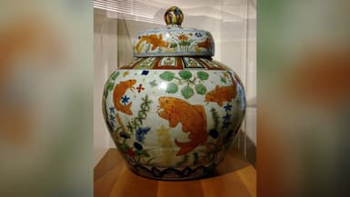 Un vase Ming du musée royal de Mariemont en Belgique. 