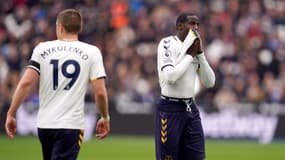 Abdoulaye Doucouré avec le maillot d'Everton.