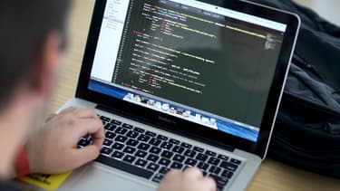 Selon le gouvernement, 80.000 emplois sont non pourvus dans le numérique, faute de profils adaptés.