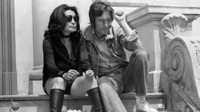 Yoko Ono et John Lennon à Cannes pour présenter leurs films "Apotheosis" et The Flu" en 1971