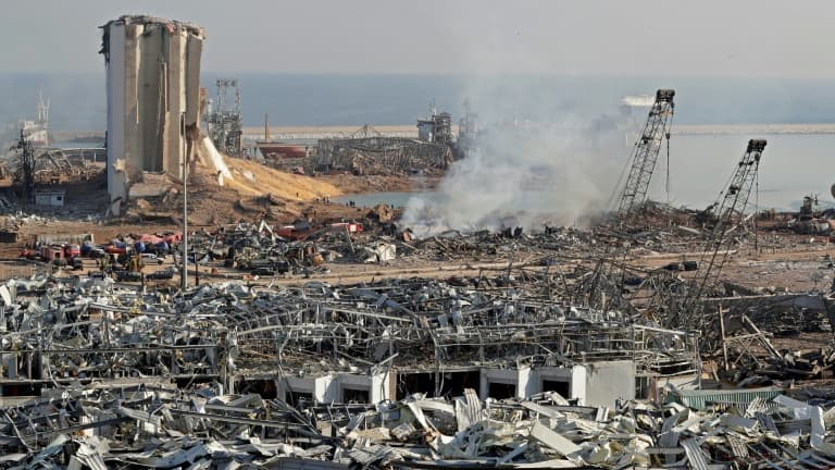 Le port de Beyrouth au lendemain d'explosions meurtrières, le 5 août 2020.