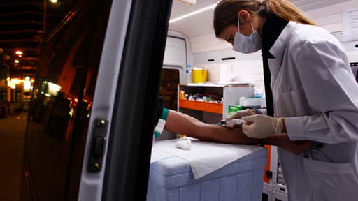 « Ce sont principalement les consommateurs de drogue par voies intraveineuses qui sont touchés », explique l’association "Aides".