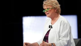La candidate écologiste à l'élection présidentielle, Eva Joly, s'est présentée mercredi soir sur France 2 comme une "combattante", représentante d'une gauche "raisonnable", dans une campagne électorale "difficile". "Je suis coincée entre la gauche molle q