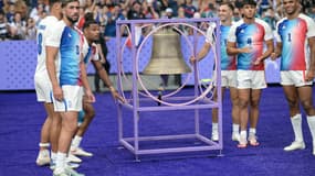 La cloche au Stade de France, le 24 juillet 2024.