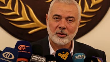 Le chef du Hamas, Ismail Haniyeh, donne une conférence de presse lors de sa visite au Dar al-Fatwa, la plus haute autorité religieuse sunnite du Liban, à Beyrouth, le 22 juin 2022.