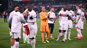 Les Parisiens se congratulent après leur victoire à Metz, le 19 mai 2024.