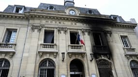 Mairie de L'Ile-Saint-Denis saccagée lors des émeutes de juin 2023 en France