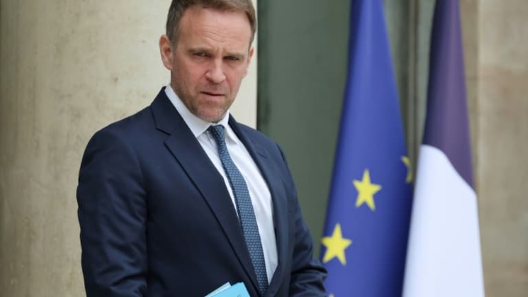 REPORTER SES CONGÉS PAYÉS EN CAS D'ARRÊT MALADIE: LE MINISTRE DÉMISSIONNAIRE DE L'INDUSTRIE SOUHAITERAIT LES PLAFONNER