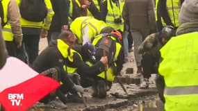 Gilets jaunes à Paris: la manifestation sur les Champs-Élysées dégénère dans la violence