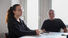 Serhii Kochetkov et sa fille de 17 ans, Oleksandra, dans un appartement de Jarville-la-Malgrange, en Meurthe-et-Moselle, le 23 octobre 2024