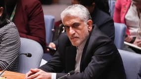 L'ambassadeur iranien aux Nations unies Amir Saeid Iravani le 2 octobre 2024 à New York lors d'une réunion du Conseil de sécurité de l'ONU