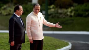 Le Président Benigno Aquino a organisé une cérémonie d'accueil à la sauce philippine pour François Hollande0