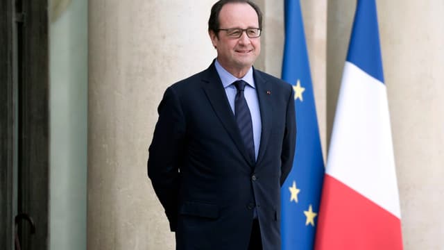François Hollande voit d'un bon oeil la chute continue de l'euro face au dollar.
