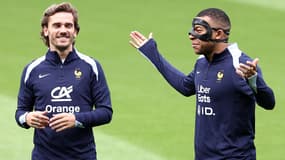 Antoine Griezmann et Kylian Mbappé à l'entraînement des Bleus, le 23 juin 2024 à l'Euro