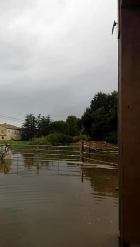 Inondation d'une maison dans le Vaucluse après de violents orages - Témoins BFMTV
