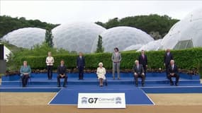 "Êtes-vous censés avoir l'air de vous amuser?": quand la reine Elizabeth II ironise lors de la photo des dirigeants au G7