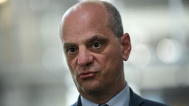 Le ministre de l'Education nationale Jean-Michel Blanquer le 2 juin 2020 dans un établissement de Saint-Cyr-l'Ecole