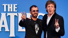 Les artistes Ringo Starr et Paul McCartney lors de l'avant-première du film "The Beatles Eight Days A Week: The Touring Years" à Londres, le 15 septembre 2016.
