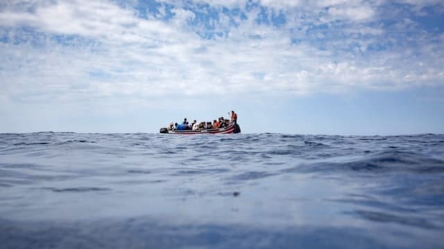 Au moins 70 personnes se trouvaient à bord de l'embarcation, selon les rescapés (illustration). - Marcos Moreno / AFP