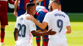 Vinicius Junior et Karim Benzema