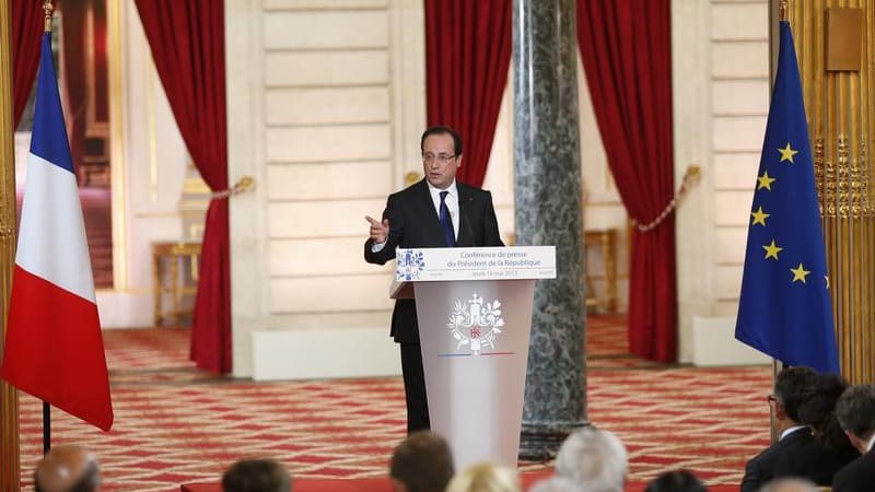 François Hollande, qui s'exprimait jeudi lors de la seconde conférence de presse de son quinquennat, s'est porté à "l'offensive" sur le front européen en s'engageant, à l'unisson d'Angela Merkel, à donner corps à une union politique dans les deux ans avec