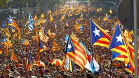 Dans la rue, les indépendantistes se mobilisent massivement pour réclamer la tenue d'un référendum sur l'indépendance de la Catalogne 