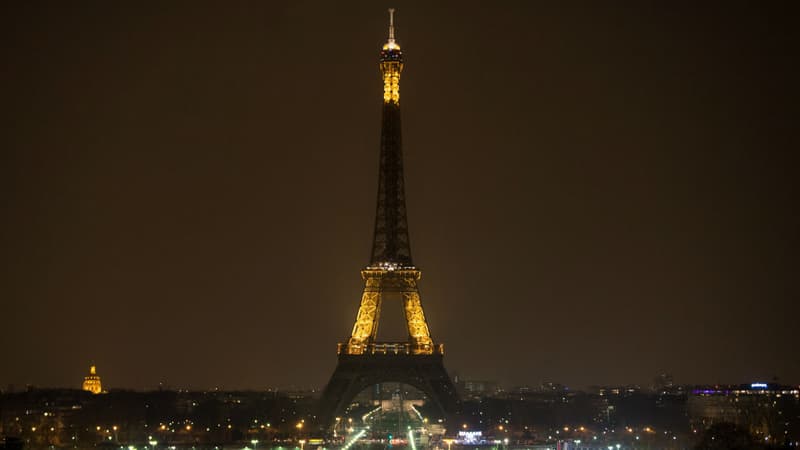 A 20h30 la Tour Eiffel s'éteindra ce samedi, comme ici en 2013.