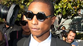 Pharrell Williams se rendant au tribunal de Los Angeles, où il est entendu, le 4 mars. Il est poursuivi par la famille de Marvin Gaye pour plagiat.